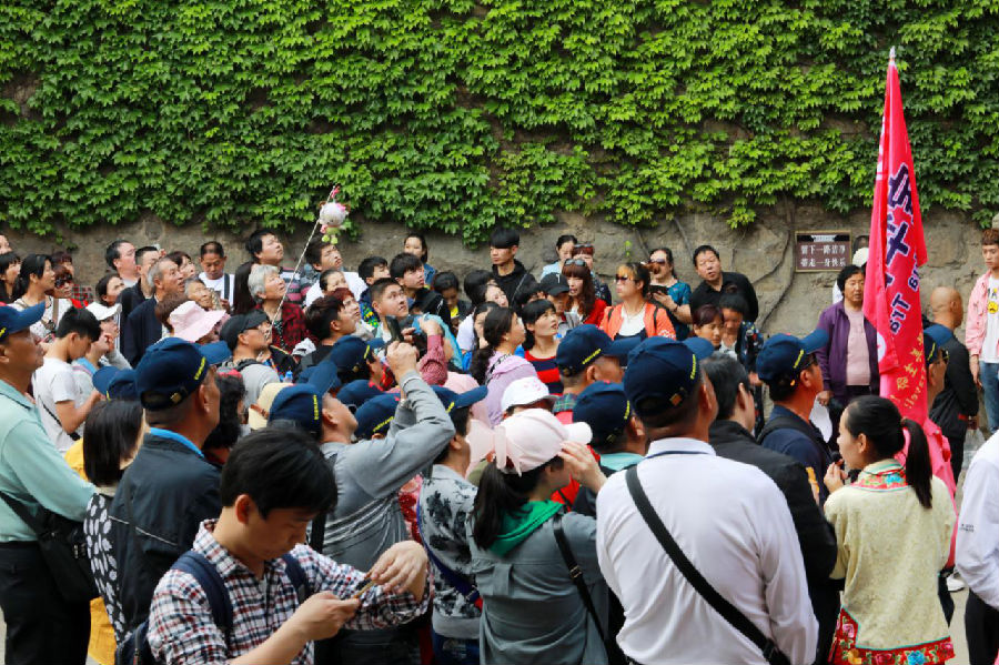 皇城相府五一过后热度不减 100多位台湾同胞和300人的研学团不期而遇