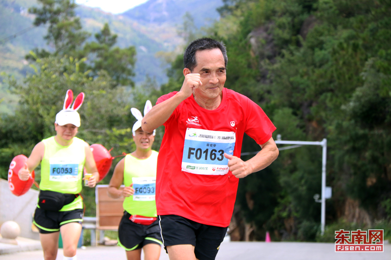 霞浦三沙国际山地马拉松赛开跑 3200余名选手激烈角逐
