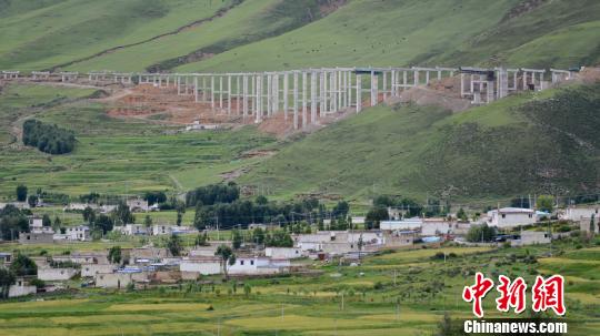 最大埋深超1000米 西藏高海拔地区最长公路隧道掘进顺利